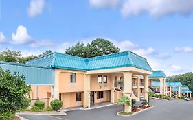 Super 8 By Wyndham Forest Park